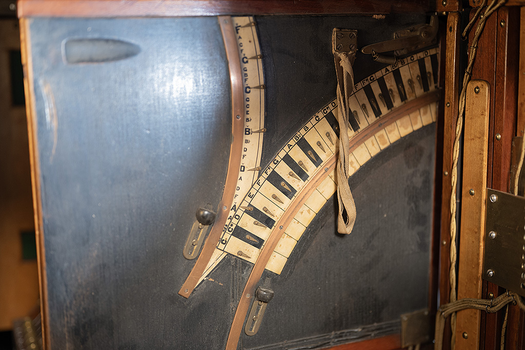 Close up image of the secret control panel used to make Isis play her zither